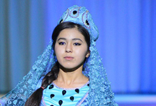 Озарбайжон ва Ўзбекистон миллий либослари мода кўргазмаси