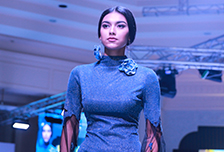 София Ашурдан The exotic jeans либослар намойиши